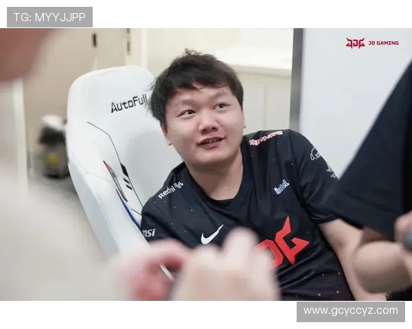 赛后JDG选手Xiaoxu：开心获胜迎平安夜全力以赴感恩节奏