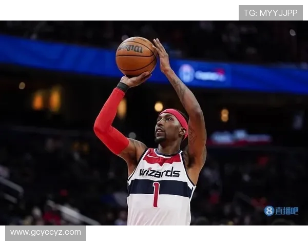 多尔特全场8投3中三分7中2贡献8分4板3助2帽彰显防守价值 多尔特全场8投3中三分7中2贡献8分4板3助2帽彰显防守价值